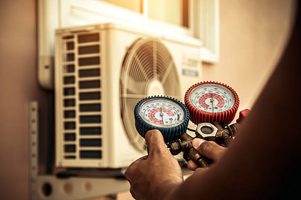 Professional Hvac technician working in Ottine, TX
